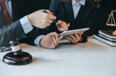 Luật sư tham gia tố tụng