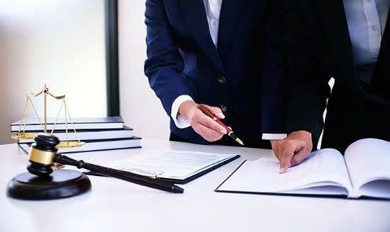 Hành Trình Tìm Kiếm Công Lý: Lựa Chọn Đúng Đắn