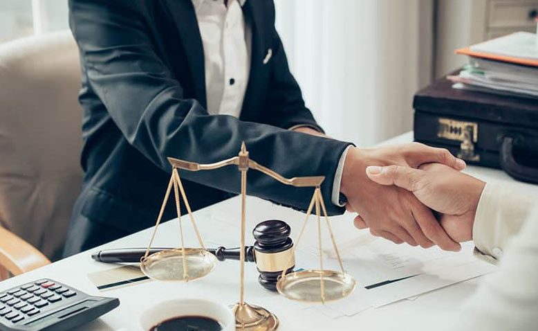 Luật dân sự: giải quyết tranh chấp tài sản và hợp đồng 