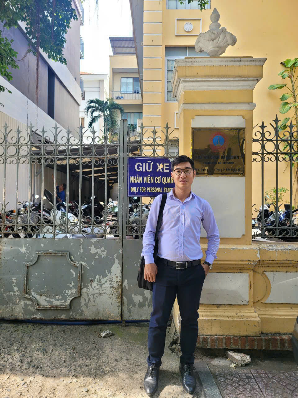 Đại Diện Pháp Lý Chuyên Nghiệp