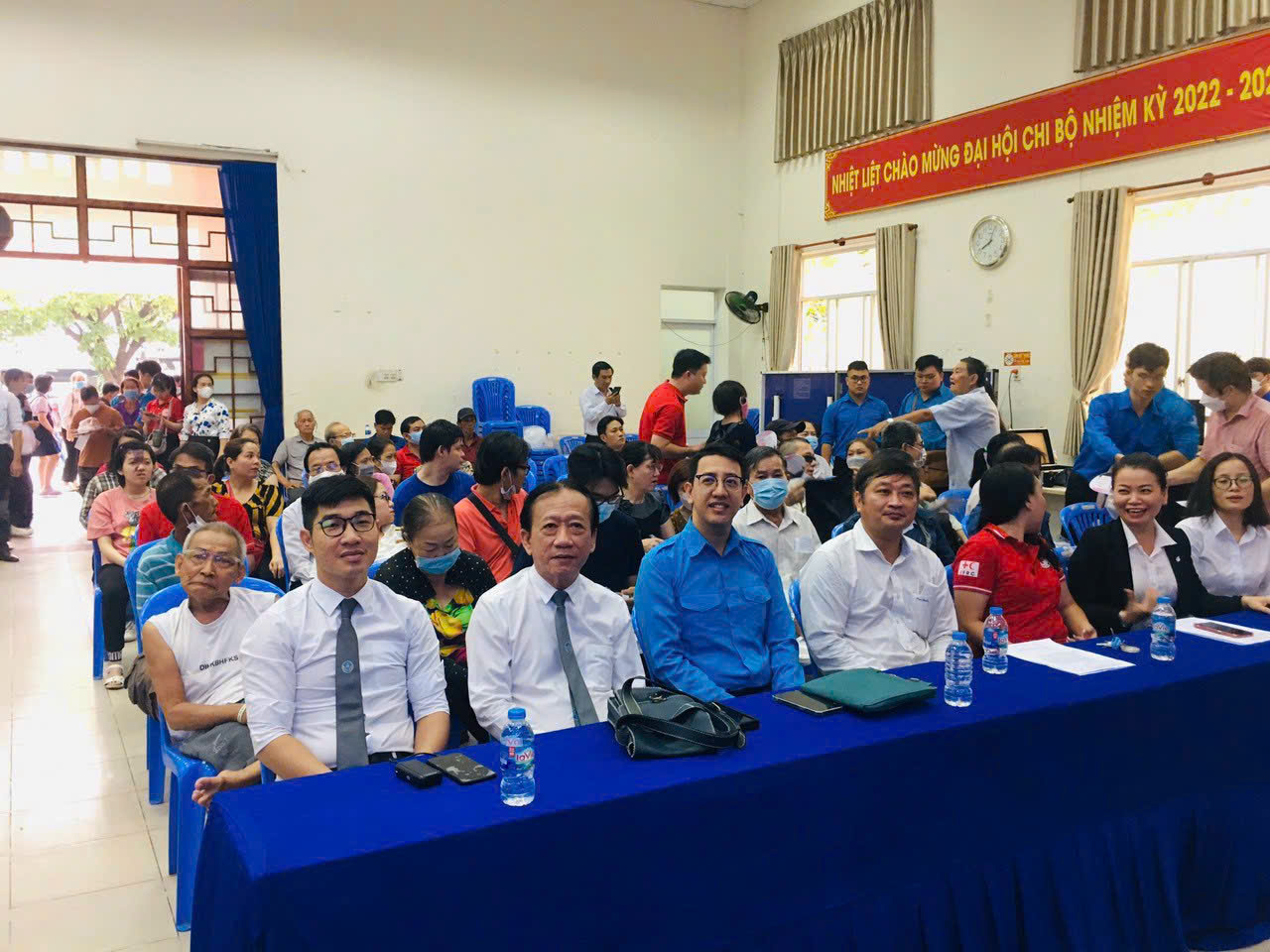 Tin Tưởng và Hợp Tác Chặt Chẽ